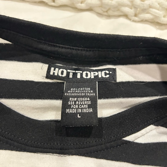 hot topic blacked and white striped long sleeve - Picture 3 of 3